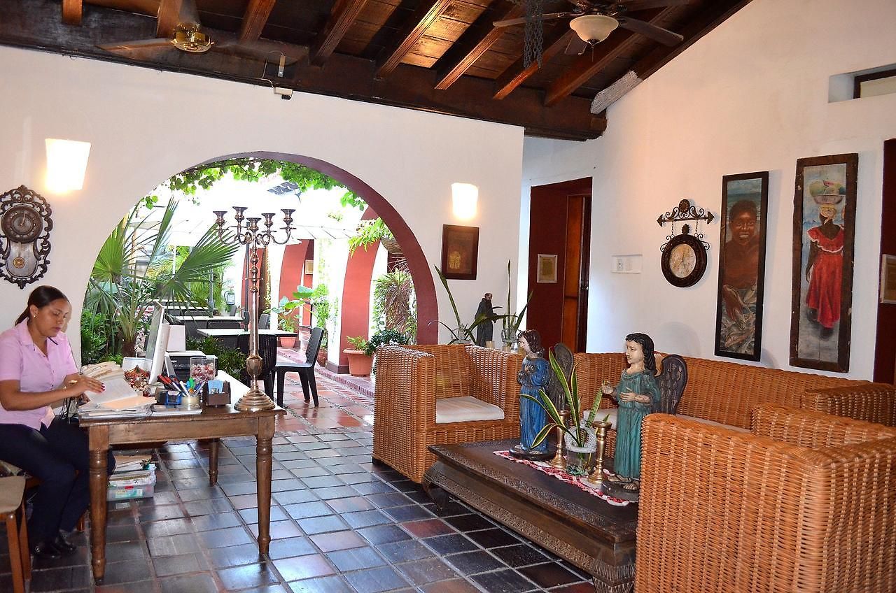 Hotel Puertas De