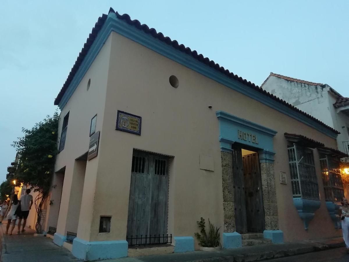 Puertas De Hotel