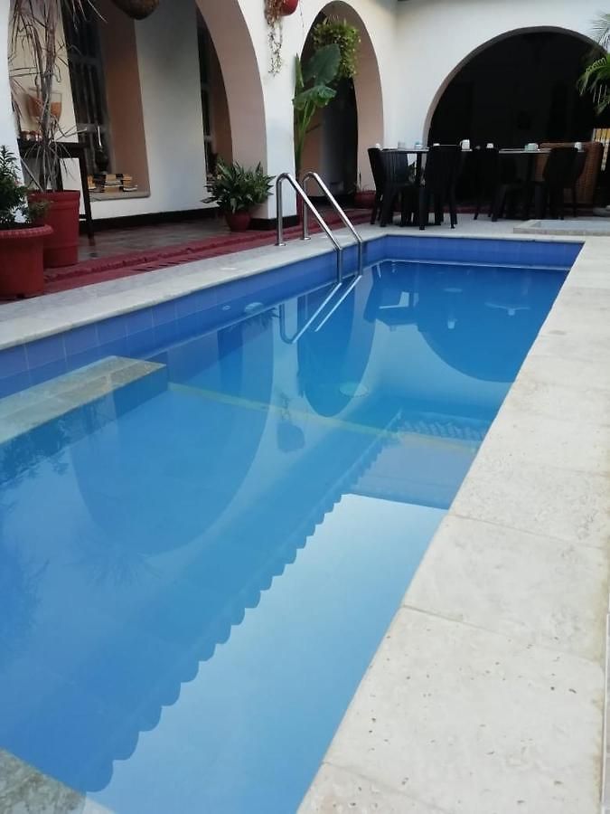 Puertas De Hotel