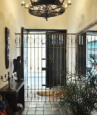 Puertas De Hotel 3*