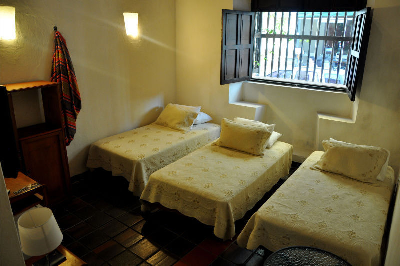 Puertas De Hotel